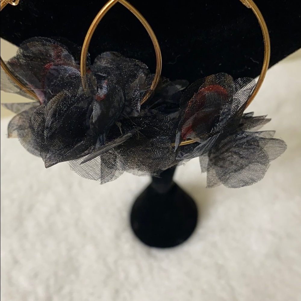 🆕🌸 “Black Pansy” Gold Hoop Earrings